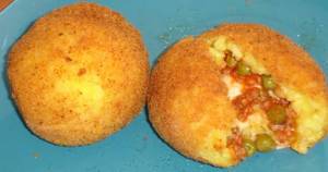 Arancino di Riso (Piselli - Ragù - Mozzarella)