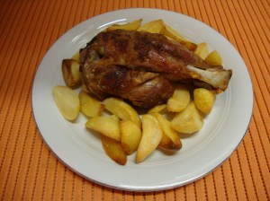 Stinco di Maiale con Patate al Forno